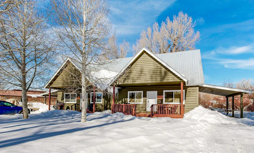 Lovely home with patio & yard - great central locale near fishing & skiing