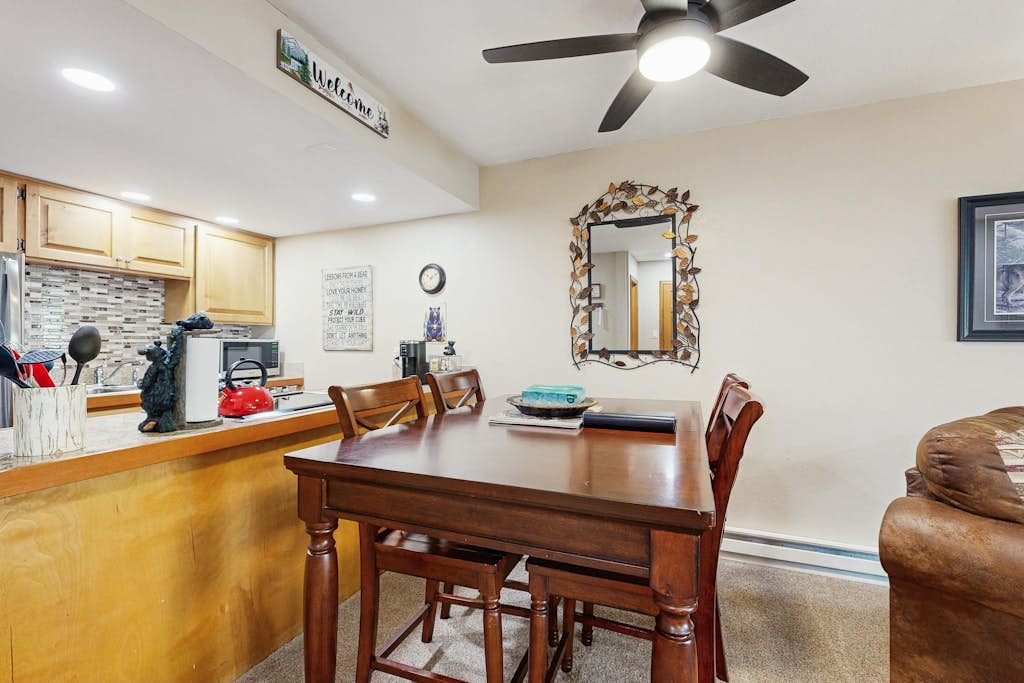Skier's paradise in Cascade Village w/ pool, fireplace & private balcony