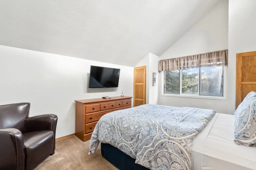 Silverpick #303 - River Rock Retreat
