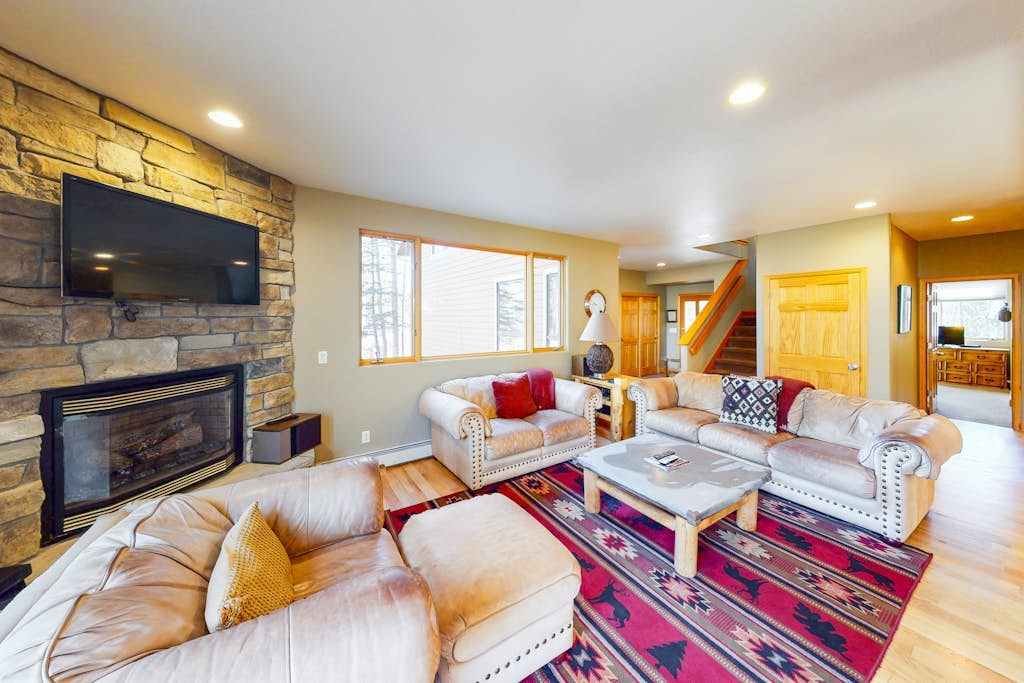Large Lodge-Style Home Near Ski Resorts w/Private W/D - Dog Friendly