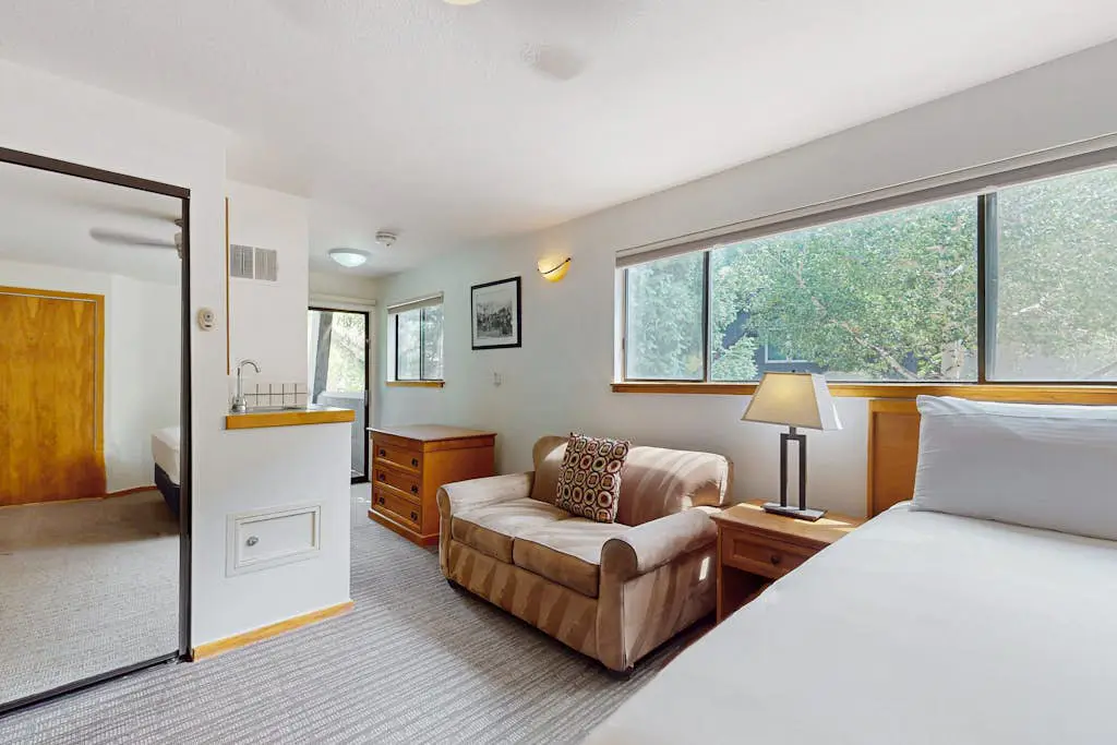 Aspen Mountain Lodge 211