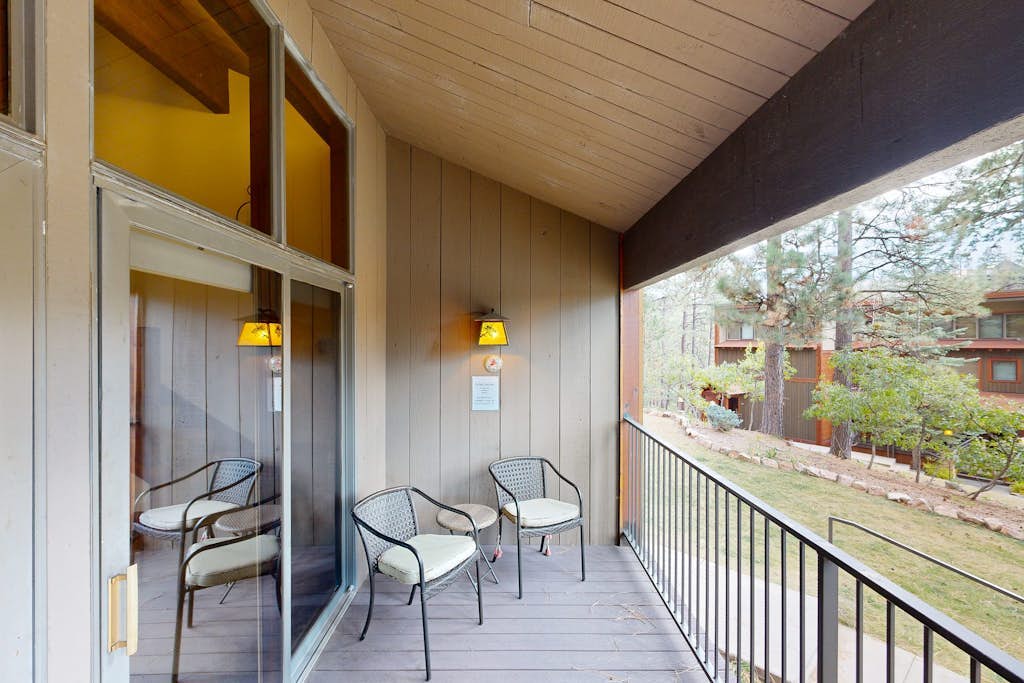 Spacious Condo at Tamarron, Pool/Hot Tub/Workout Access, Golf/Tennis On Site