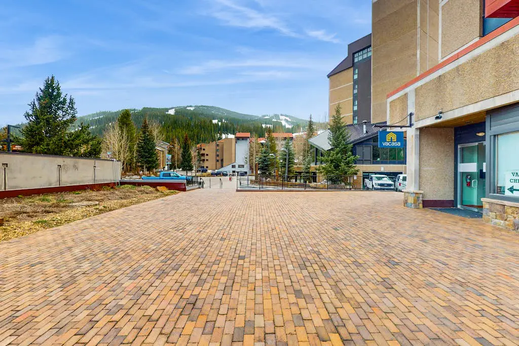 Village Square 346