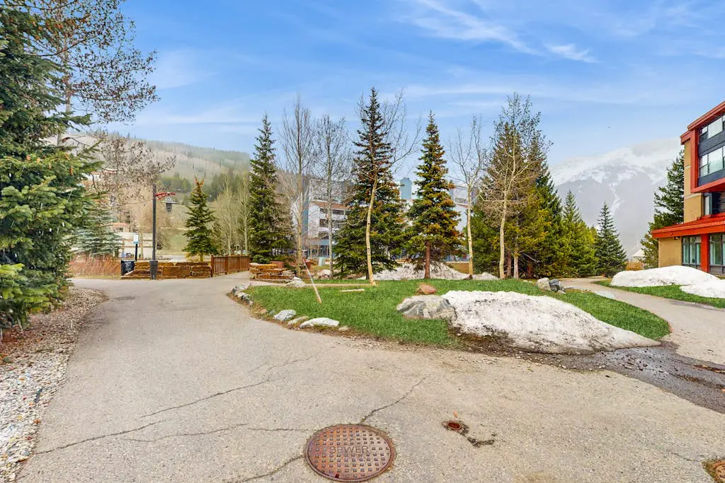 Village Square 346