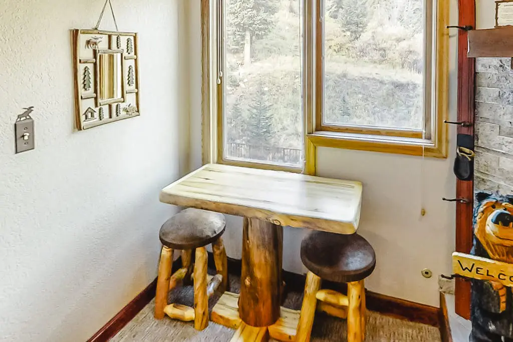 Iron Horse Resort D3084--Studio
