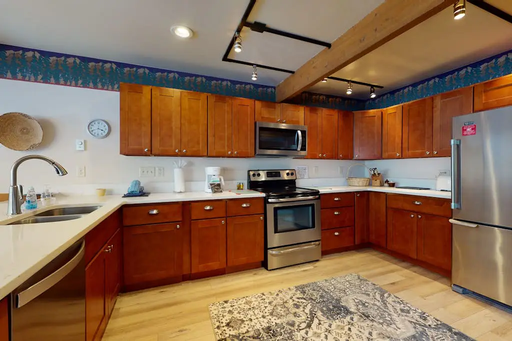Village Point 202