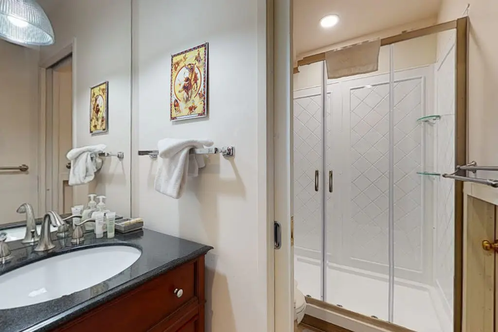 Village Point 202