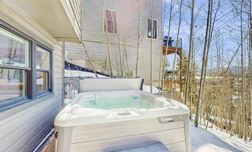 Lovely townhouse with fast WiFi, sauna, foosball & wood fireplace