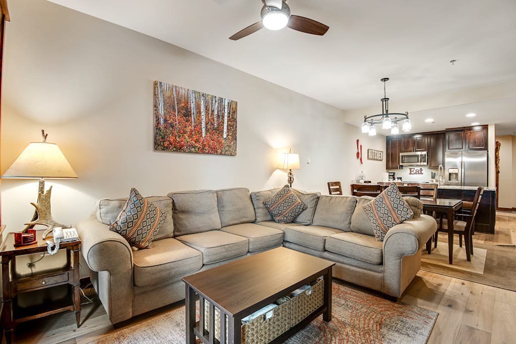 Lovely Breckenridge villa with fireplace & resort amenities