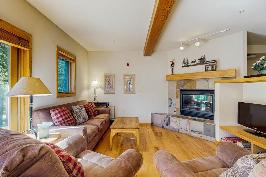 Twin Elk Lodge #A1