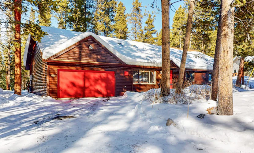 Wonderful Getaway Near Town & Slopes W/ Fast WiFi, Full Kitchen, Deck & More