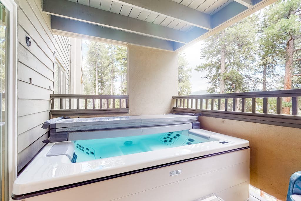 King's Crown | Townhouse in Breckenridge with hot tub & fireplace, walk to lifts