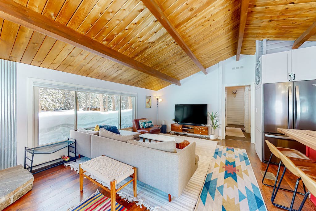 Dog-friendly mountain stay with a woodstove, board games, patio & W/D