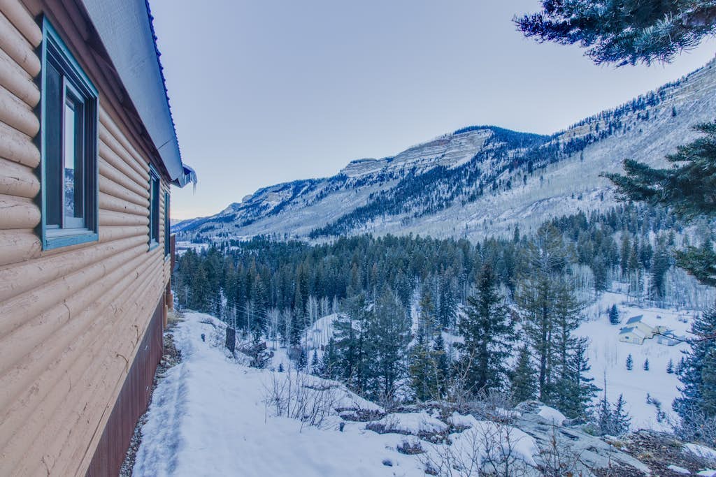 Mountain View Cabin with Two Private Decks, near Purgatory & Electra Lake
