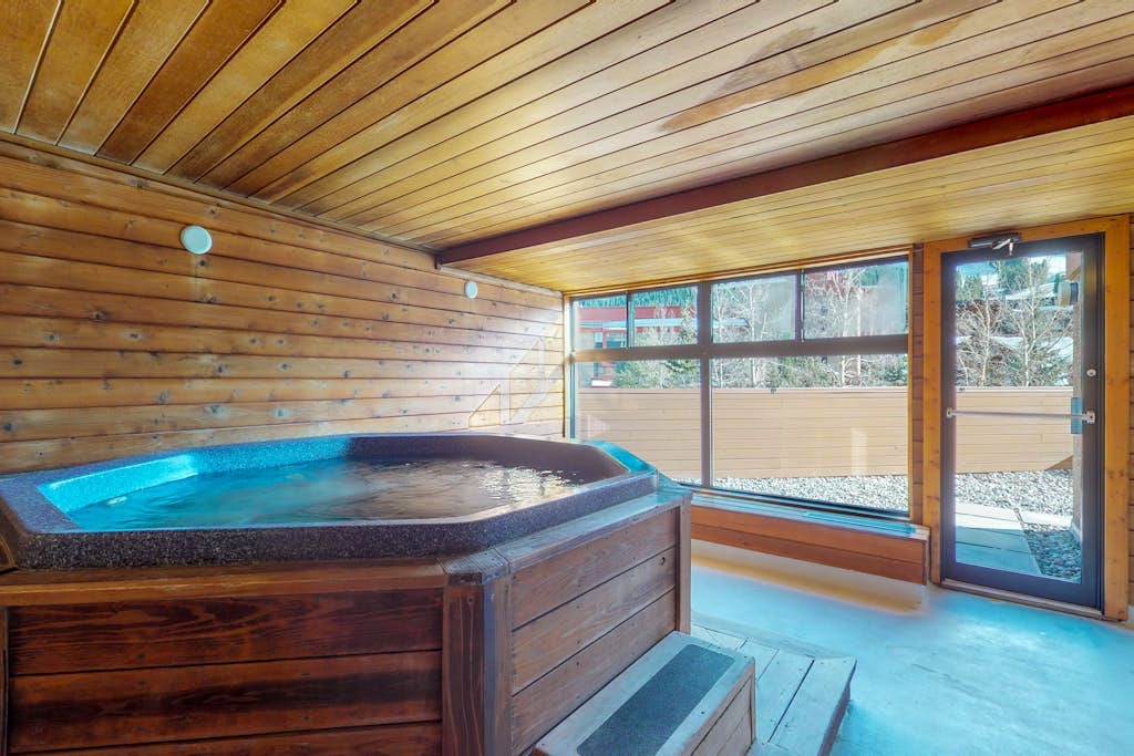 Mountain View Condo with Shared Hot Tub/Sauna, Balcony, Full Kitchen, & WiFi