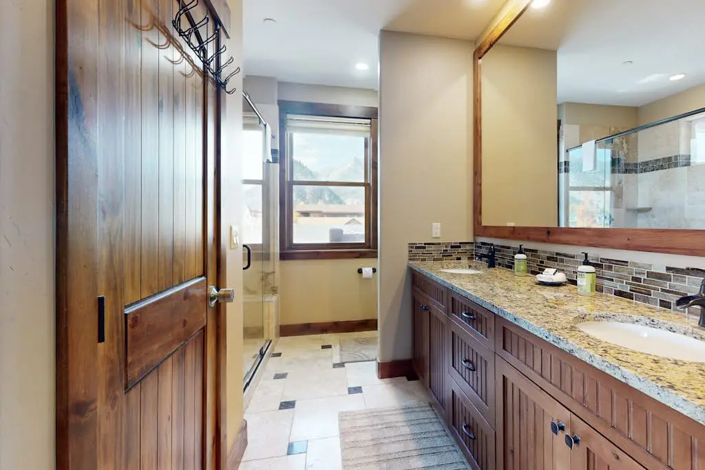 Bears Den Condo Unit 1
