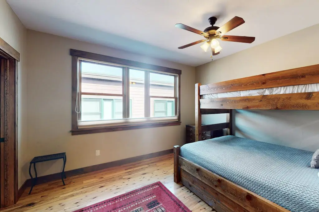 Bears Den Condo Unit 1