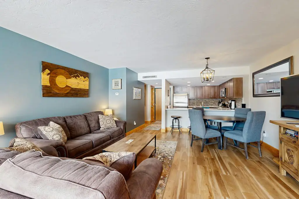 Ten Mile Circle Apartment 291