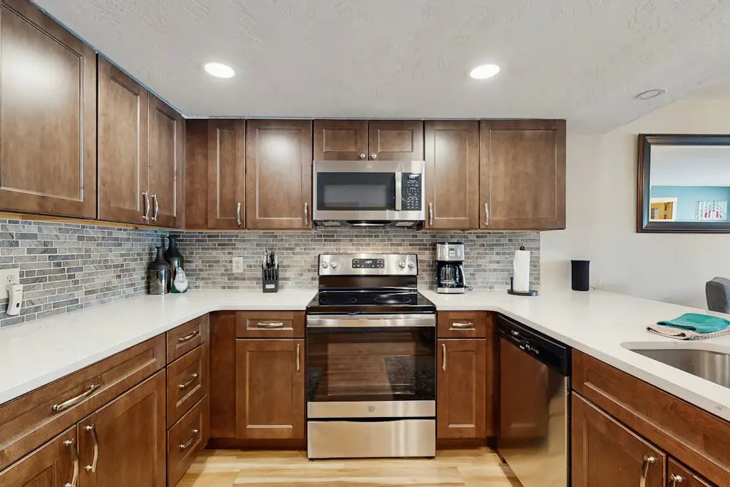 Ten Mile Circle Apartment 291