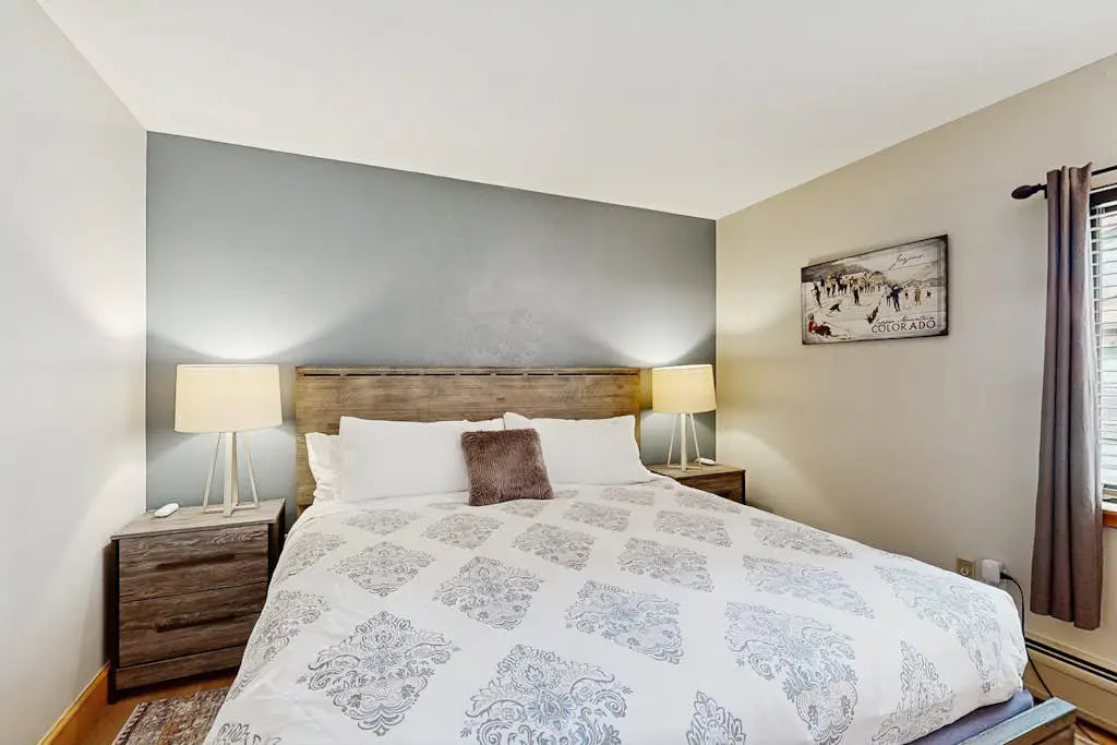 Ten Mile Circle Apartment 291
