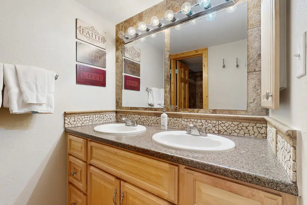 Ten Mile Circle Apartment 291