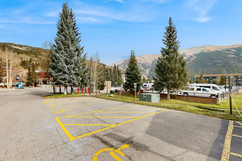 Ten Mile Circle Apartment 291