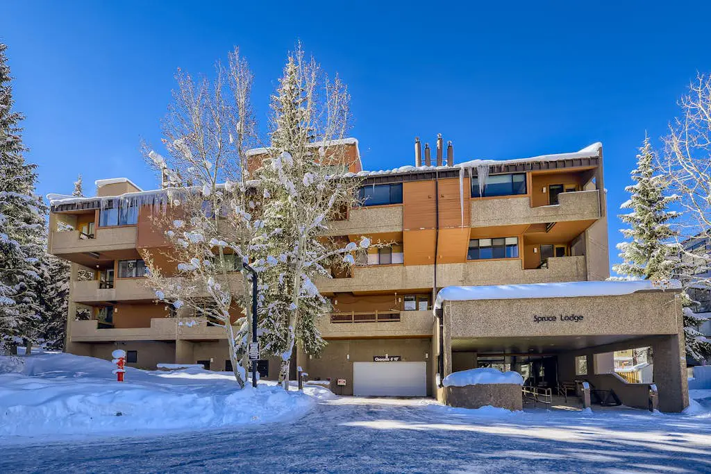 Ten Mile Circle Apartment 291