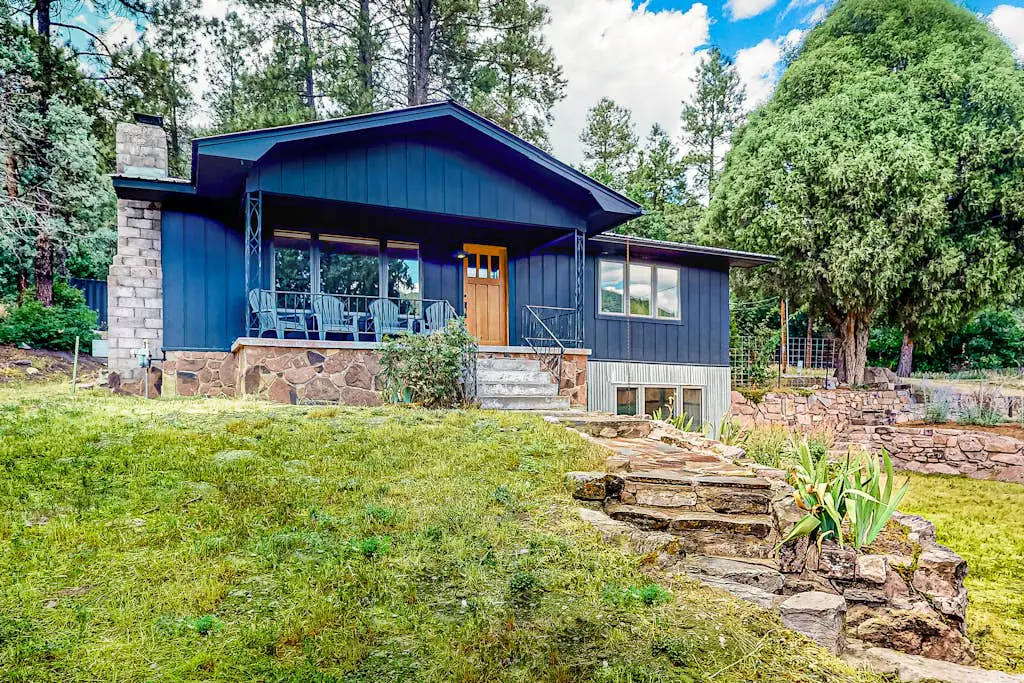 Hermosa Hideaway