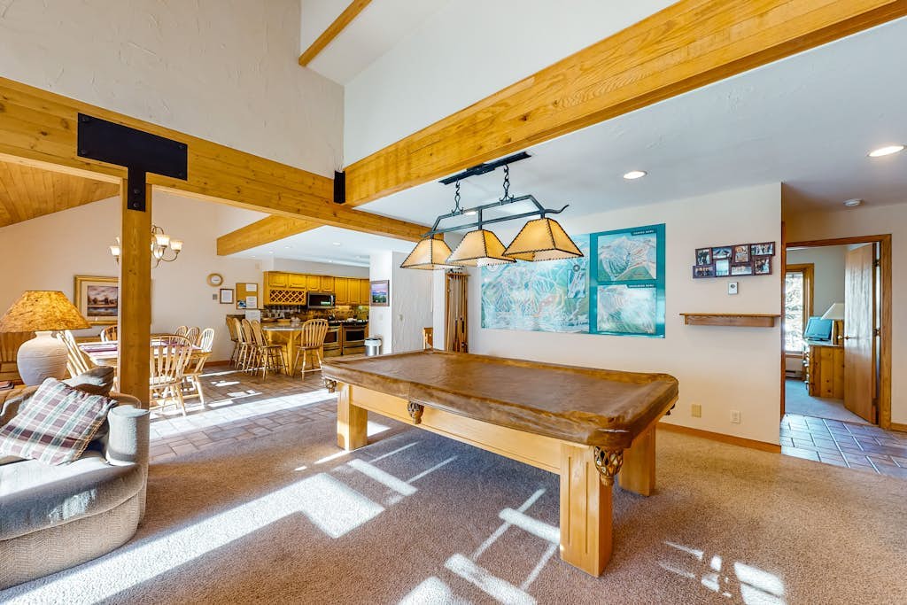 Ski-In Retreat w/ Ski Views, Private Hot Tub, 2 Fireplaces - Short Walk to Lifts