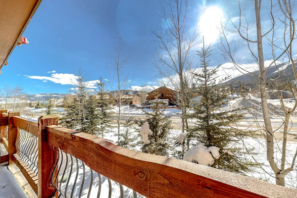 Lovely lake home w/free Wifi/full kitchen/private balcony near Dillon Reservoir