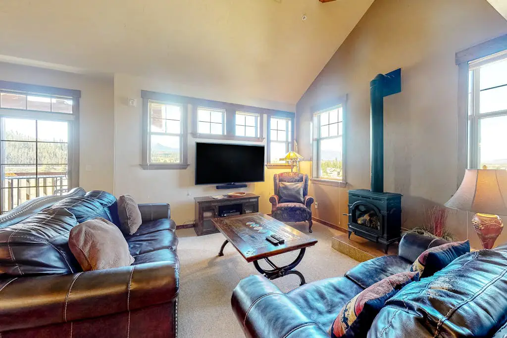 Cozens Pointe Circle
