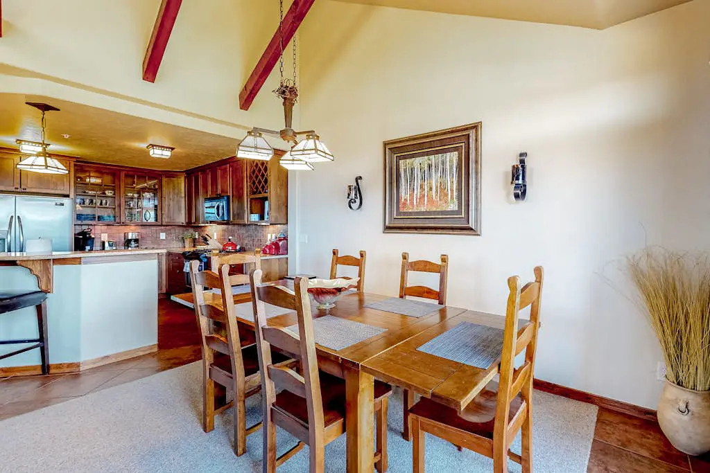 Cozens Pointe Circle