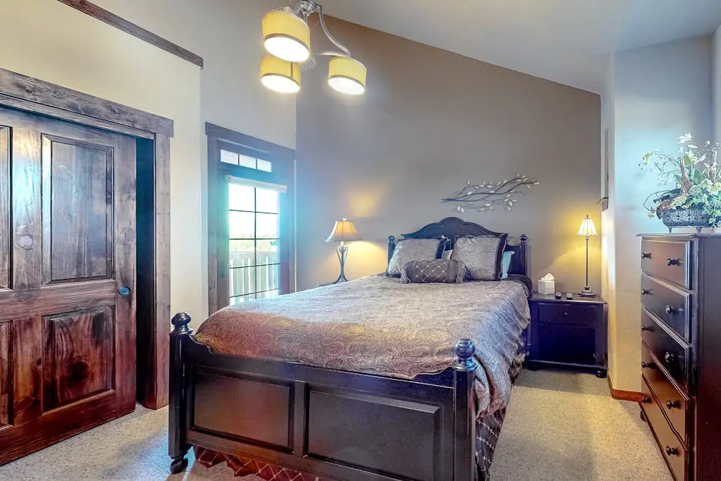 Cozens Pointe Circle