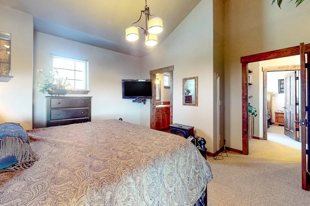 Cozens Pointe Circle