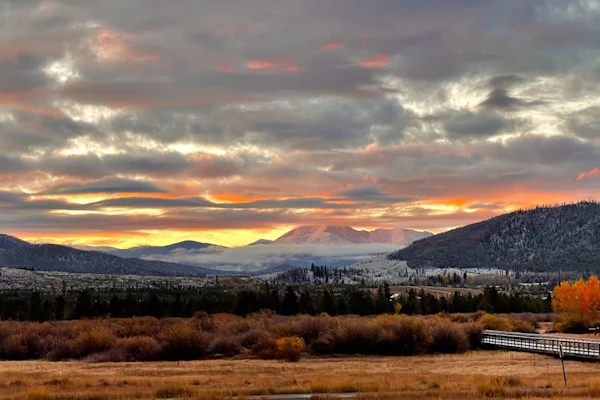 Modern Waterfront Condo w/ Mountain View, W/D, & High Speed WiFi - Near Skiing