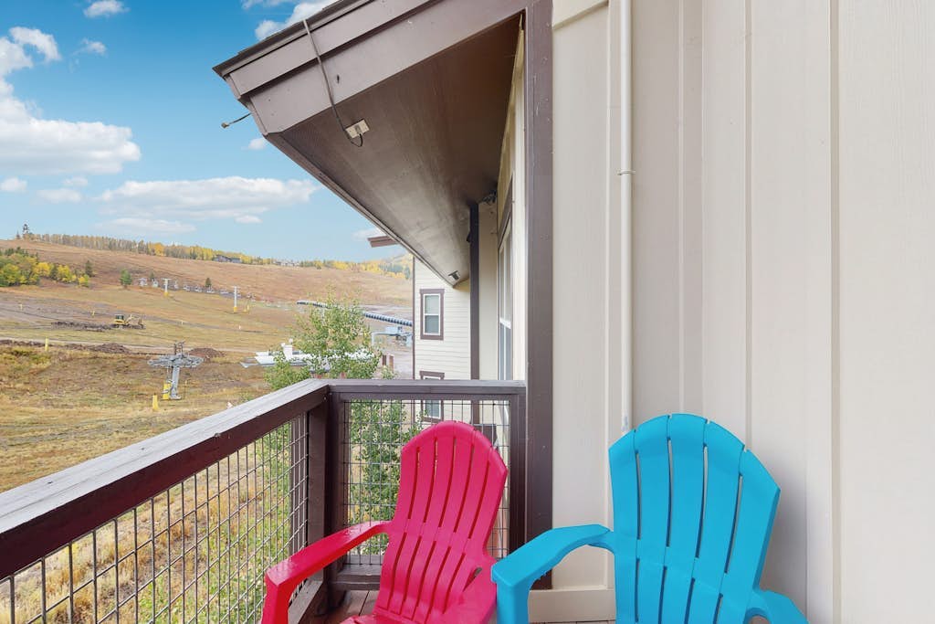 Ski-in/out condo w/ slope side view w/ hot tub and pool access - steps to lifts