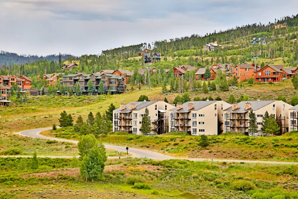 Mountainside 037