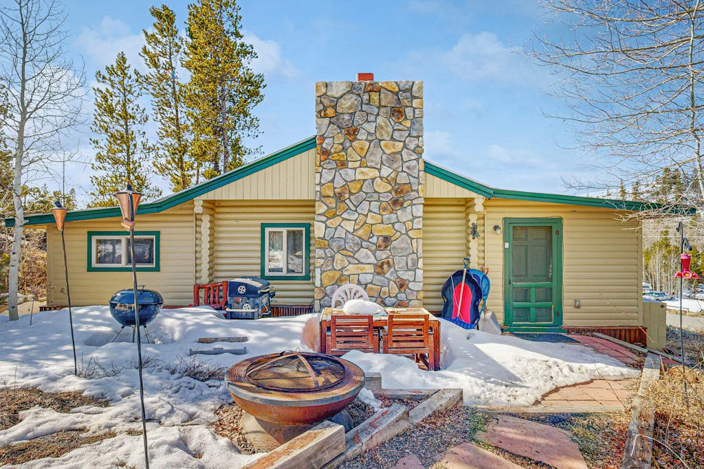 Grand Lake Cabin Escape