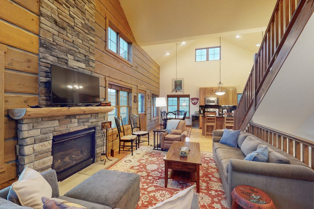 Comfortable home with gas fireplace, full kitchen, W/D & great views