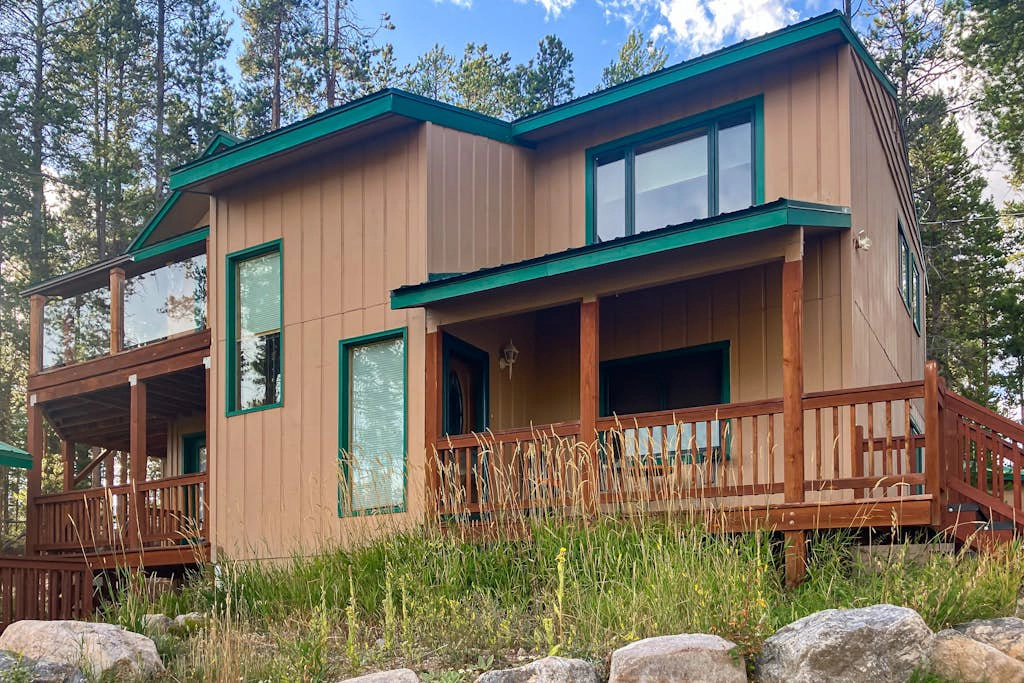 Wapiti Point - Main House