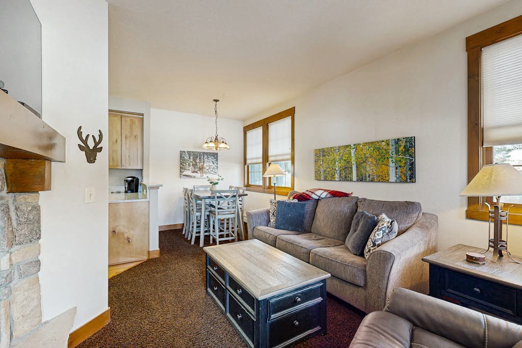 Fantastic Mountain Condo W/ Free WiFi, Private Patio, & Easy Access to Skiing