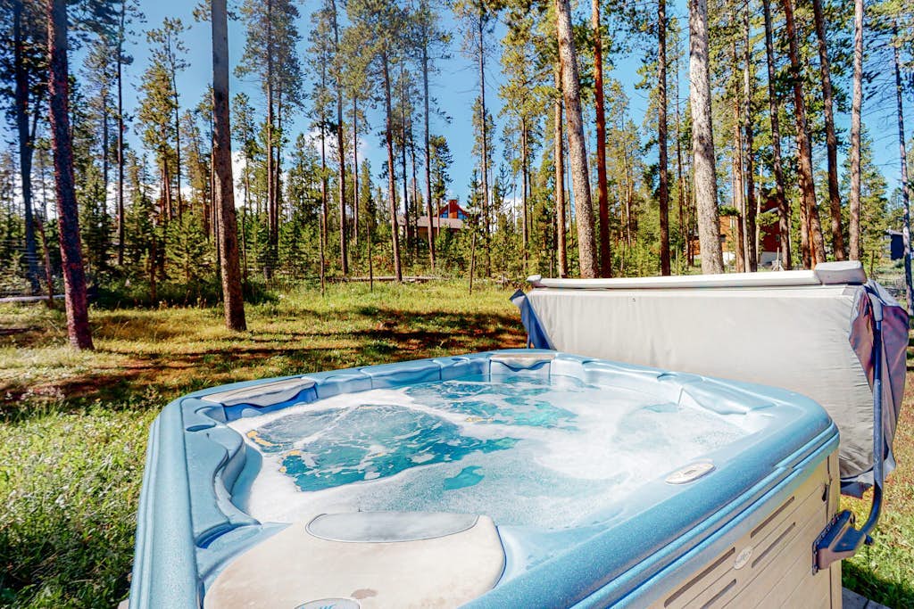 Tree-Lined Home with Private Hot Tub, Gas Fireplace, Shuffleboard & WiFi