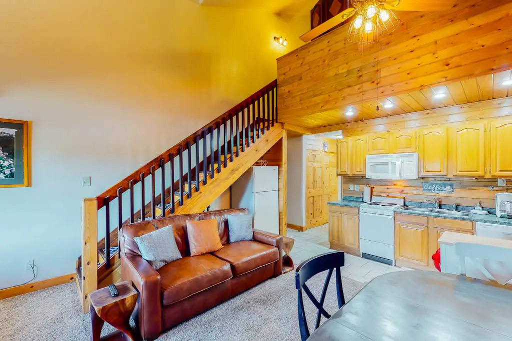 Silver Lodge B