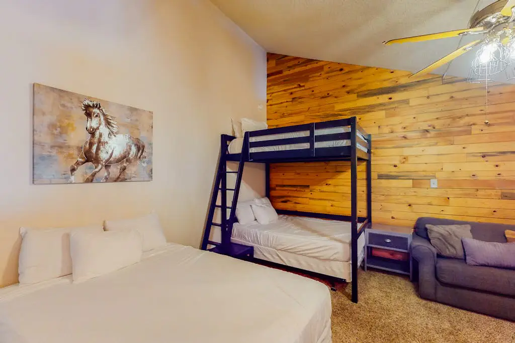 Silver Lodge B