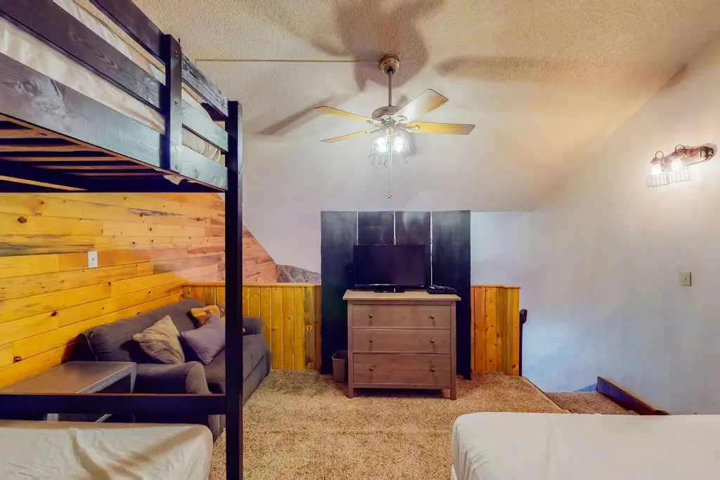 Silver Lodge B
