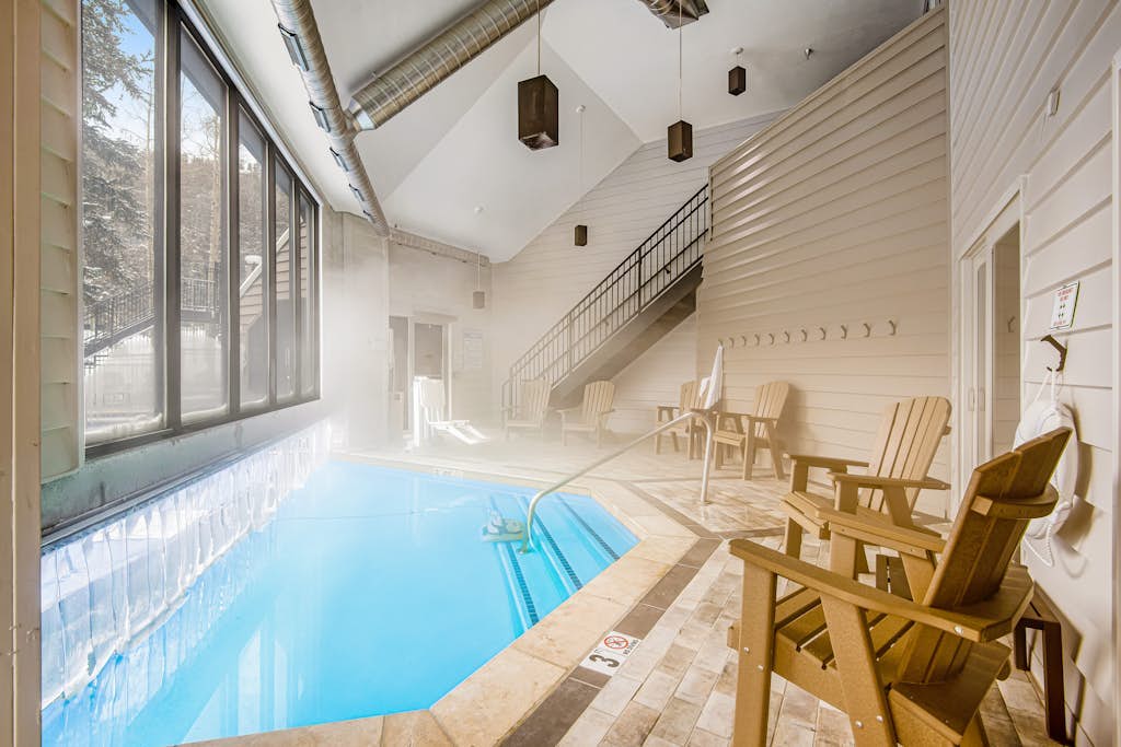 Ski-in/ski-out mountain getaway w/ a shared, indoor/outdoor pool & hot tubs