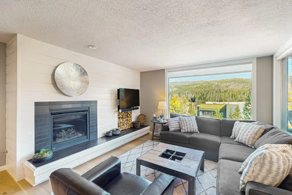 Crisp Mountain Retreat