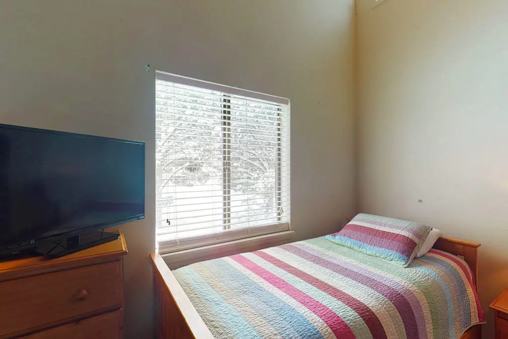 Pines 4013