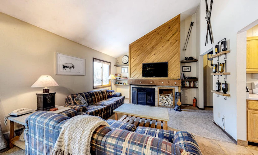 Cozy Ski Condo w/ Fast WiFi & a Wood-Burning Fireplace - Walk to the Lifts
