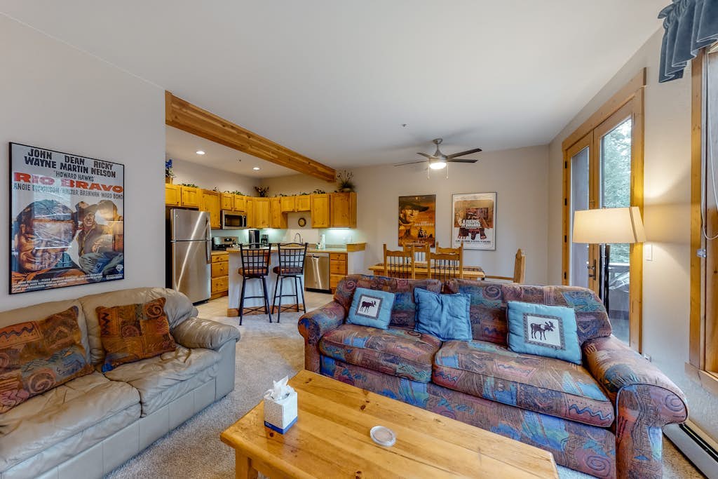 Condo Just Steps from a Free Ski Shuttle, Shared Pool and Hot Tubs